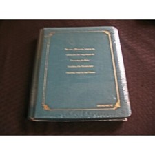 Creative Memories 8 x10 Green with writing "Shoebox to Showcase" Album Rare.