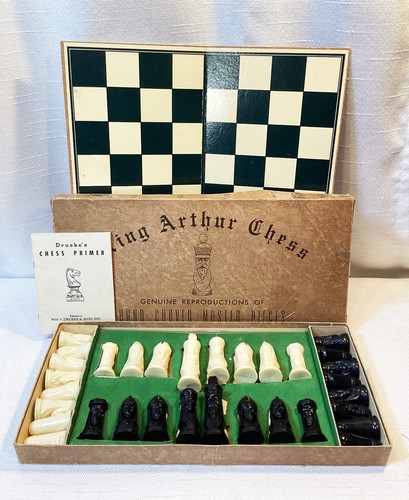 VINTAGE KING ARTHUR REPRODUCTION OF HAND CARVED CHESS PIECES CHARLES BENDEKGEY - Picture 2 of 4