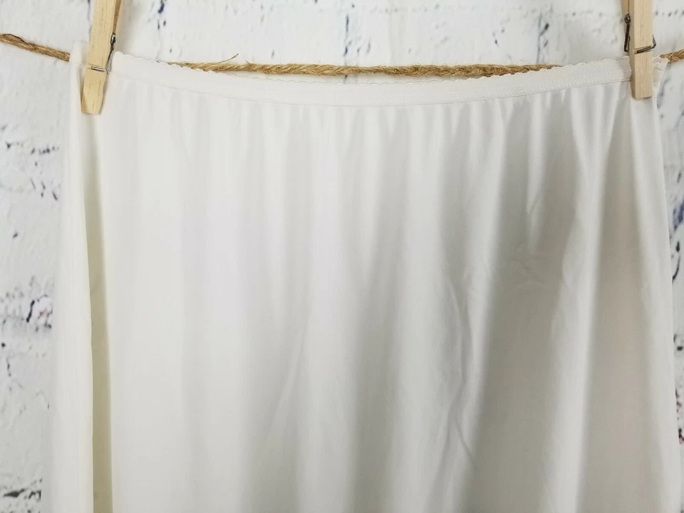 Vintage Shadow Line Medio Slip Marfil Talla Mediana 24" Largo Altron III Nylon Foto 3 de 4