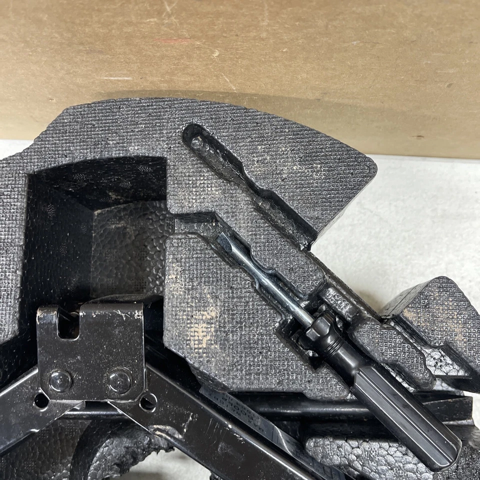 Subaru Legacy 2010 2011 2012 2013 2014 sedán neumático de repuesto gato remolque herramienta de espuma Foto 4 de 4