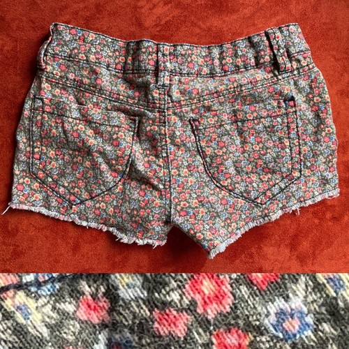 VINTAGE Y2K MUDD sweet FLORAL Cutoff Style SHORTS Size 0 - Picture 5 of 5