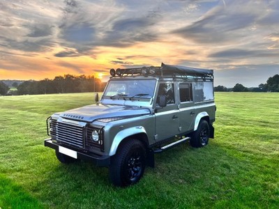 Land Rover Defender 2012