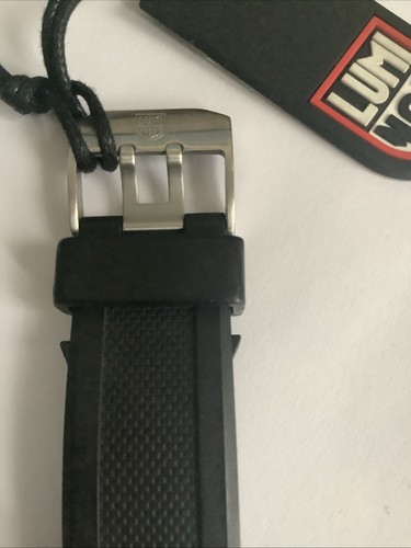 LUMINOX SERIES 8800 RECON CARBON CASE SAPPHIRE CRISTAL WR 200METERS - Picture 3 of 6