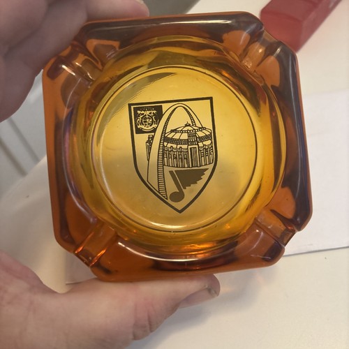 VINTAGE 1960'S ST. LOUIS BLUES HOCKEY ASHTRAY - CHECKERDOME, ARCH - AMBER GLASS