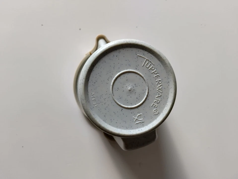 Tupperware Milchkännchen Sahnekännchen 574 weiß mit Deckel neu - Bild 3 von 4