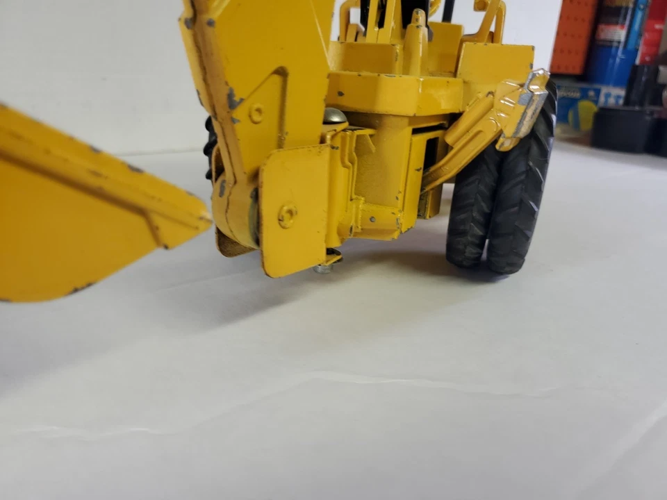 Vintage ERTL 1/16 International Harvester #472 Backhoe Loader Tractor Adjustable - Image 4 of 4