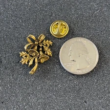 Vintage Christmas Bells Bow Holly Leaves Gold Tone Brooch Lapel Pin B49437