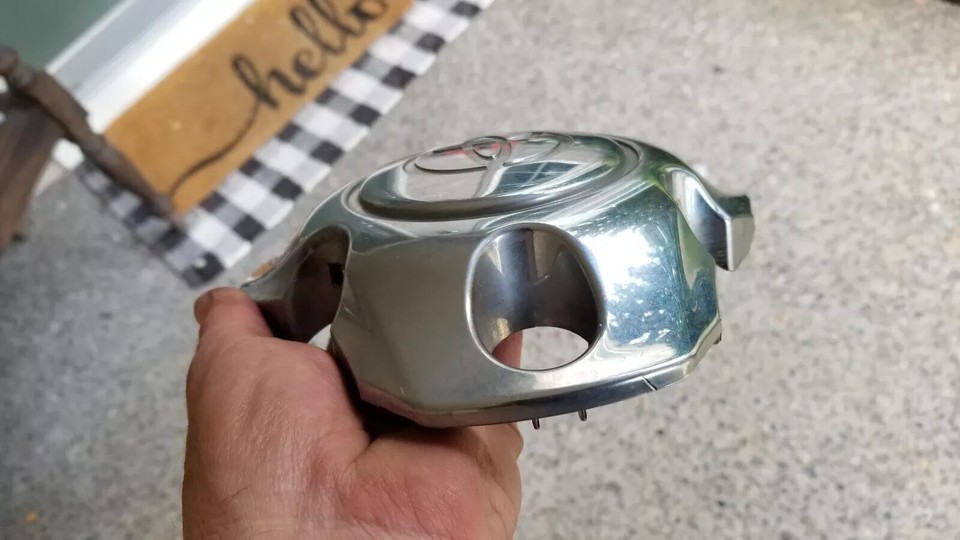 2001 2004 Toyota Tundra Chrome Silver Center Cap OEM FACTORY