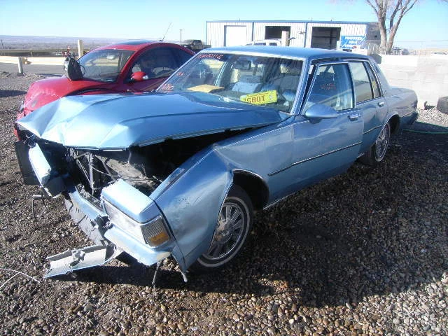 Pinça de freio a disco dianteira direita usada serve: 1988 Chevrolet Caprice equipamento dianteiro dianteiro - Imagem 2 de 4