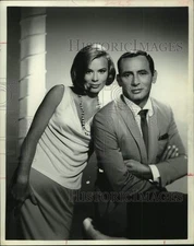 1964 Press Photo Abby Dalton, Joey Bishop, Proud Parents, "The Joey Bishop Show"