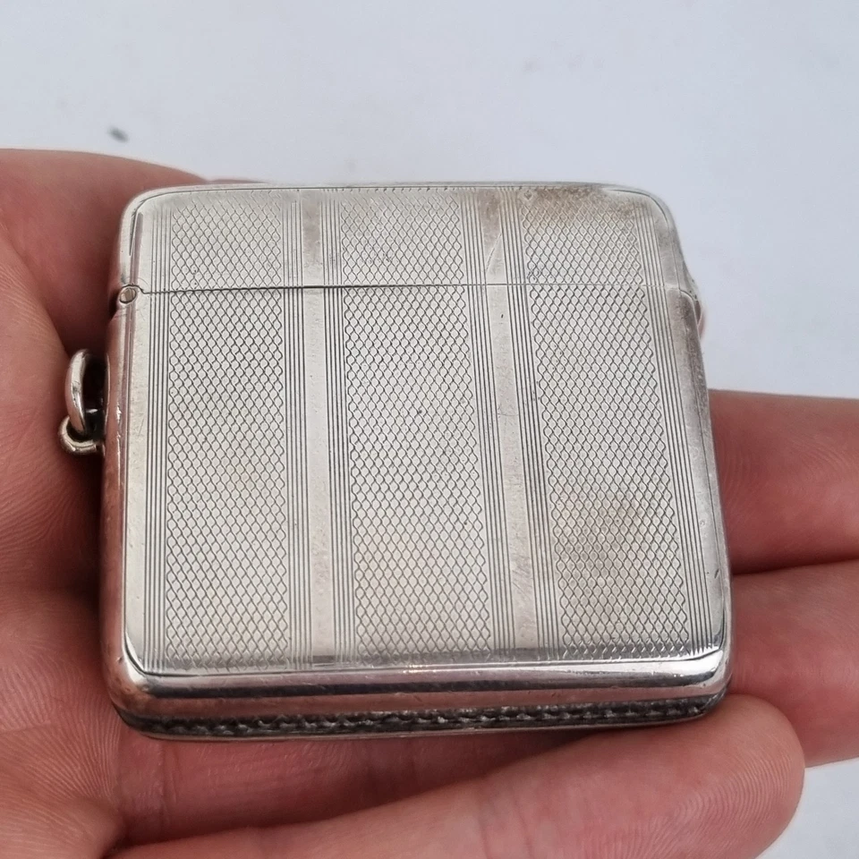 Antiguo estuche Vesta de plata maciza Londres 1921 Garrard & Co 52,4 g Foto 2 de 4