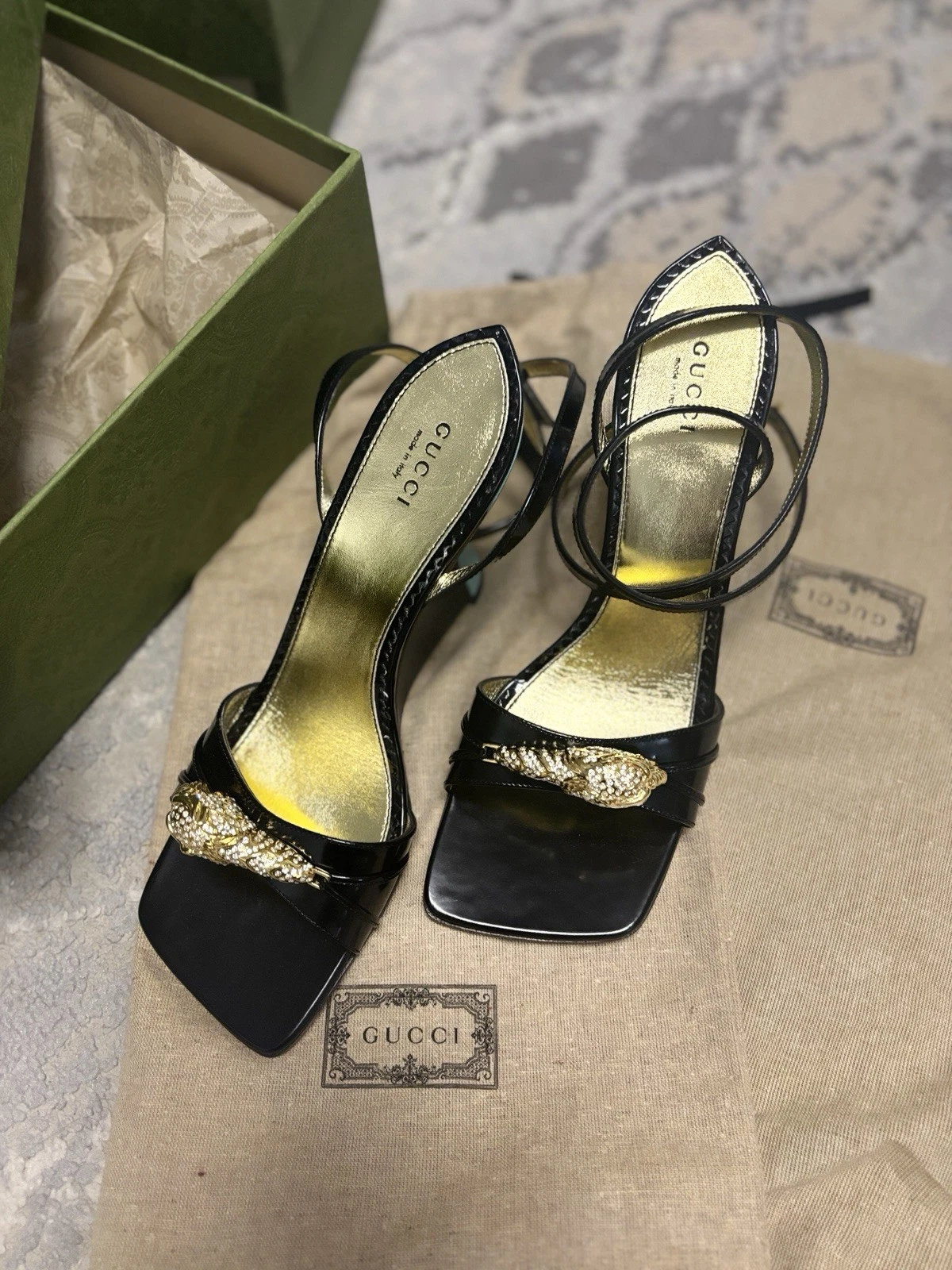 Sandale neuve GUCCI TÊTE DE FÉLIN TALON HAUT BRIDE CHEVILLE NOIR/BLEU FEMME US8,5/38,5