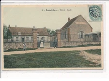 LANDELLES : Mairie et Ecole - très bon état