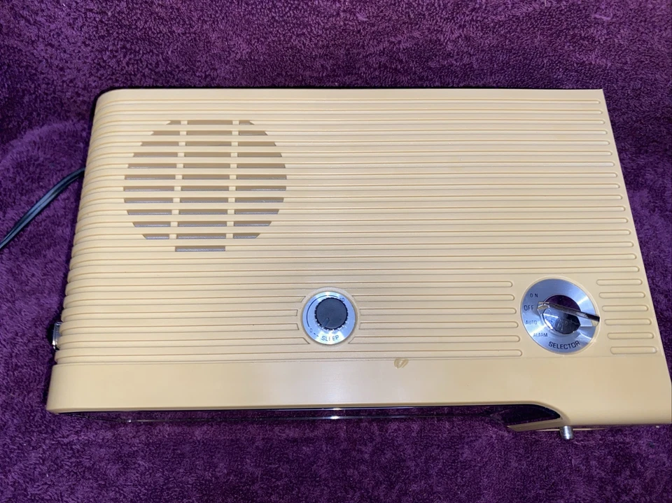 Reloj Abatible Vintage Panasonic RC-6003 Radio AM/FM Alarma Excelente Estado Beige Foto 4 de 4