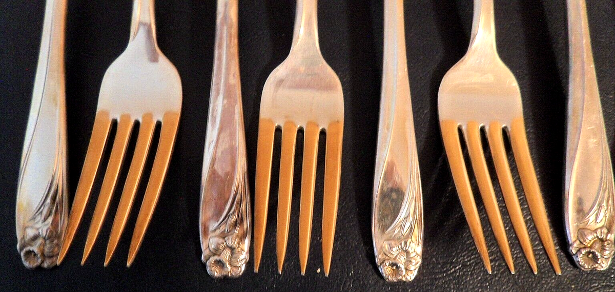 Daffodil Set of Dinner Forks 1847 Rogers Vintage Silverplate