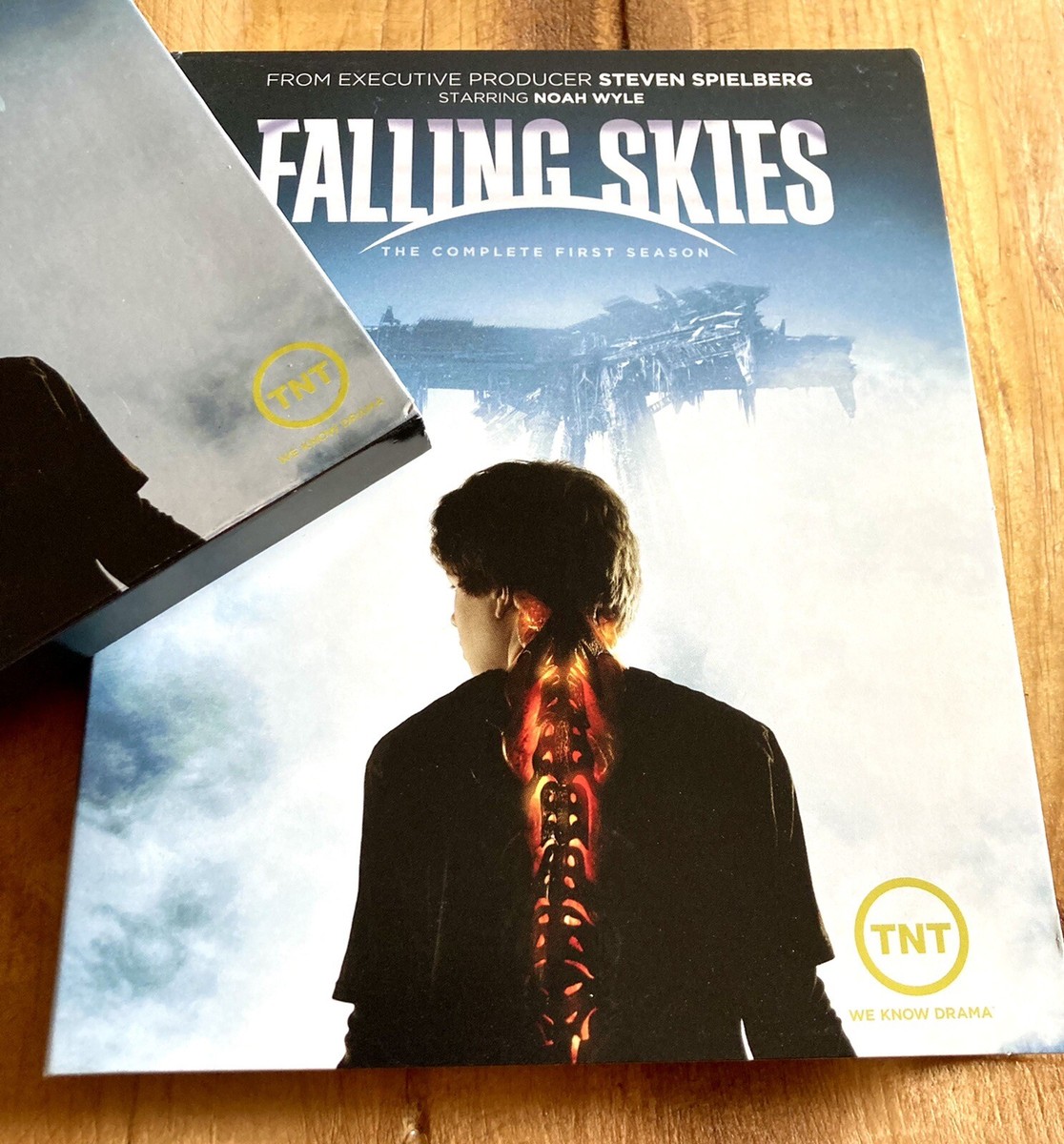 Falling Skies: The Complete First Season (Blu-ray, 2011) 2-Disc