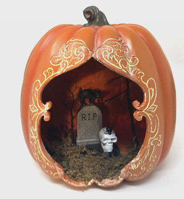 Halloween Pumpkin Graveyard Diorama Tombstone Black Cat Skull Spider Tree Resin