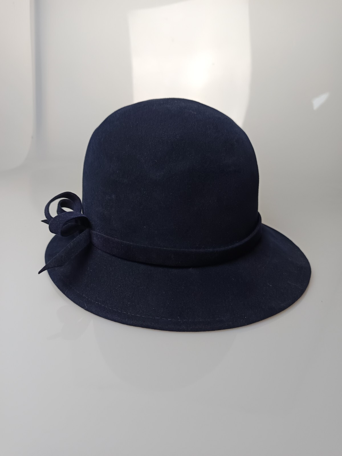 Stylish European Vintage Fedora Hat for Timeless Elegance-image