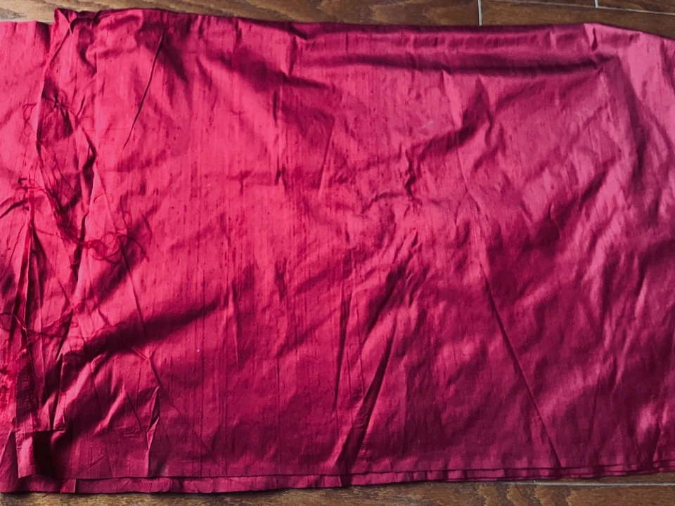 By yard : Gorgeous silk damask (unused) - Image 2 of 4