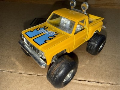 Vintage China GM Square Body Truck 1:43 Pull-Back Toy Die-Cast Unbranded, Works!