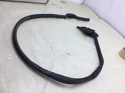 Maserati Ghibli 2015-2019 Front Right Outer window scraper seal Photo - $55