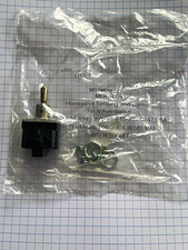 Honeywell 1TL1-1 / MS24523-21 Mini Toggle Switch, On/Off, 15A 277VAC, Panel