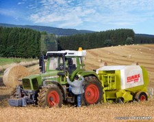 KIBRI 12233 - FENDT Traktor mit Zubehör im Bausatz Spur H0 1:87