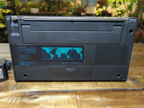 Sony ICF-2010 PLL Krótkofalowy odbiornik radiowy - AIR FM/LW/MW/SW/HAM - Zdjęcie 3 z 7