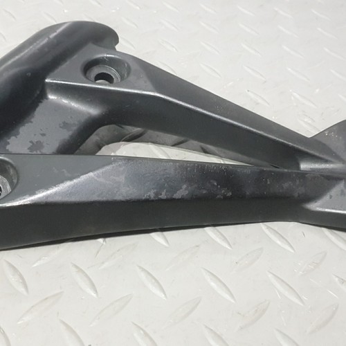 Kawasaki EX 250R Ninja 2008 - 2012 Rear Left Hanger Footrest Mount 35063-0626A - Picture 5 of 15