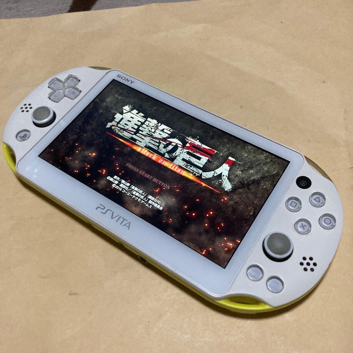 SONY PS Vita Wi-Fi model PCH-2000 ZA13 Console Lime Green SONY PS Vita Wi-Fi model PCH-2000 ZA13 Console Lime Green