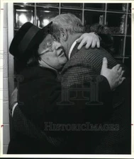 1991 Press Photo Jean Daugherty with Syracuse University Football at Event
