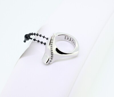 Dominic Jones ladies 'Talon' ring-23k white gold-plated with Swarovski  crystals