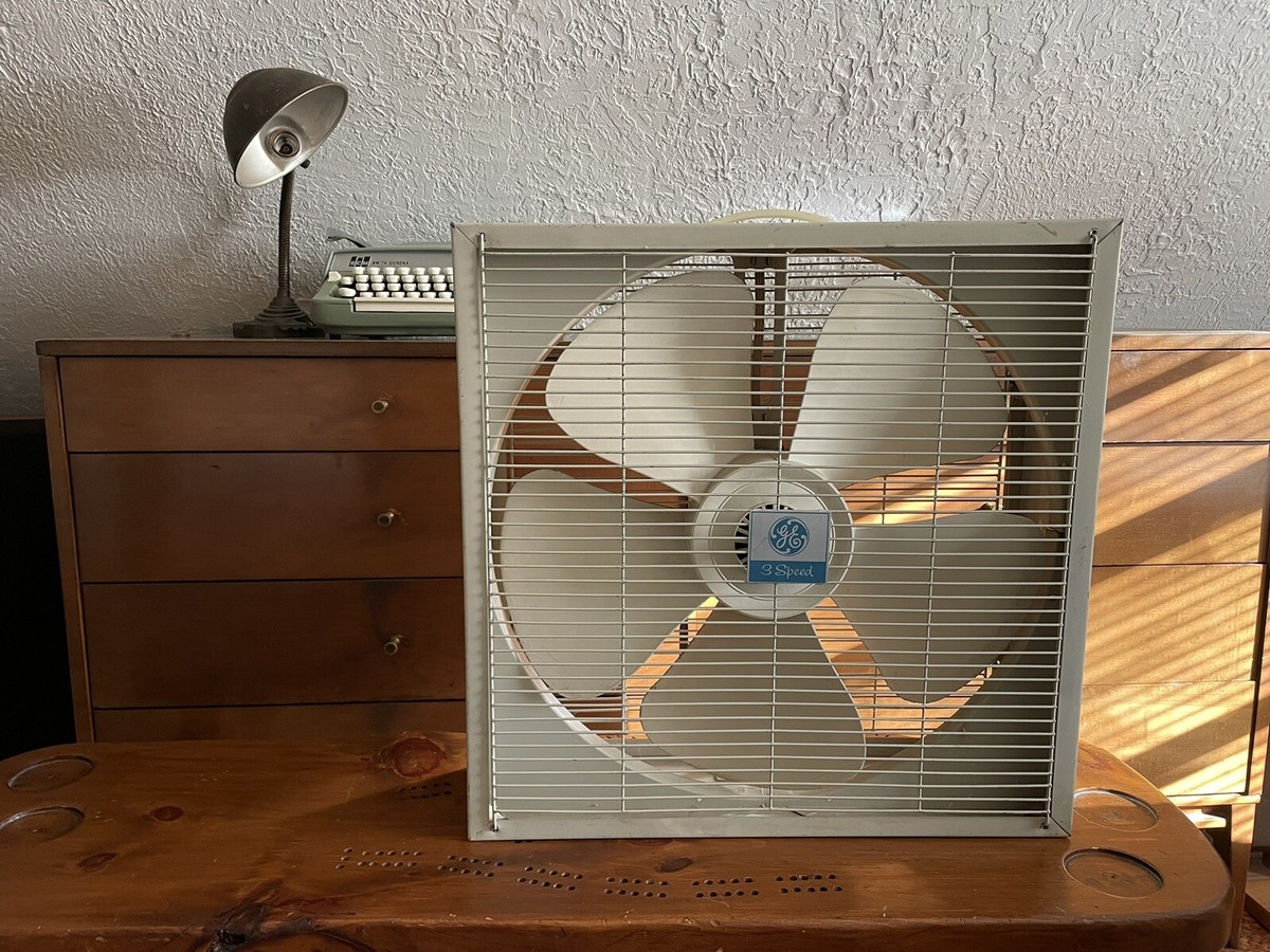 Vintage General Electric Box fan 3 Speed 5 Blade GE 21.5”x21.5”60s