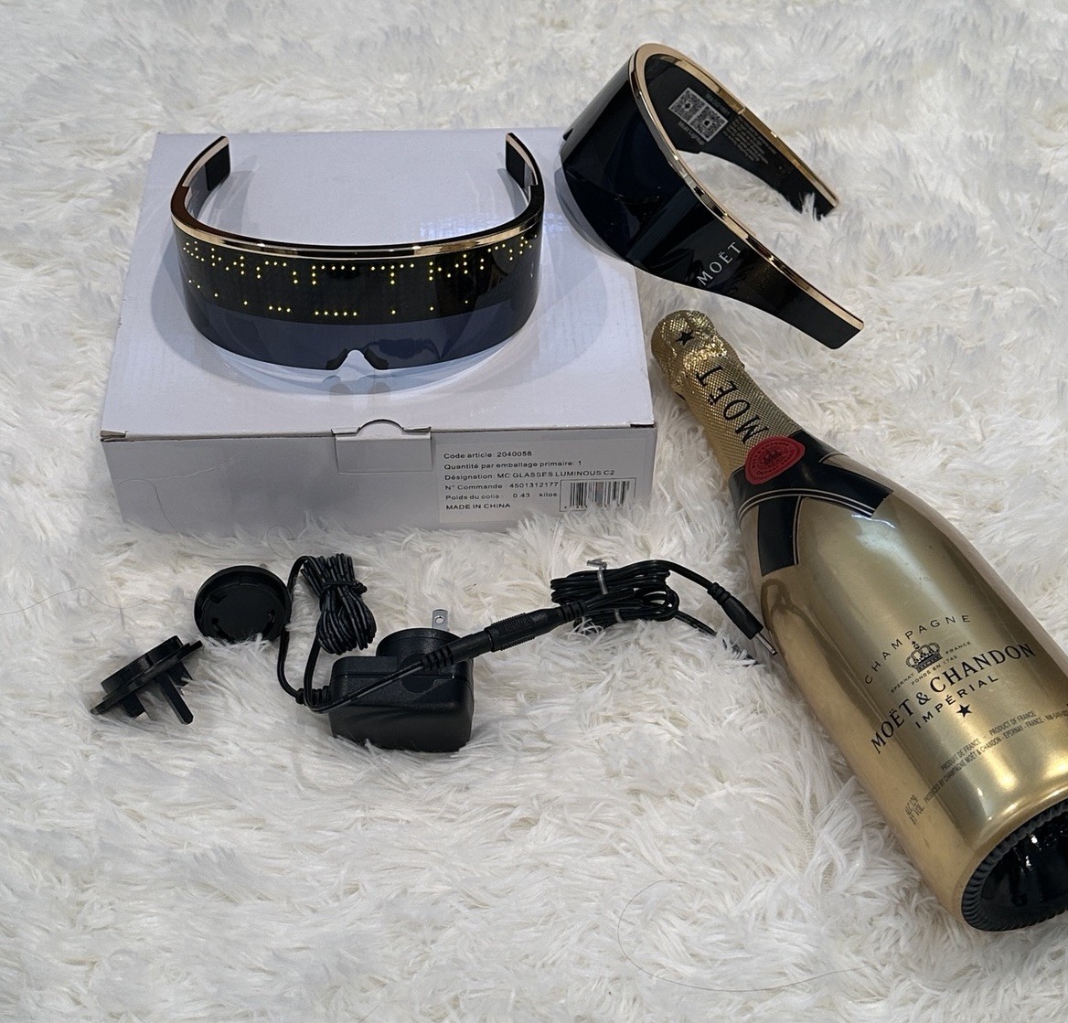 Moët & Chandon Champagne LED Luxury Sunglasses Gold Set Of 2 NEW