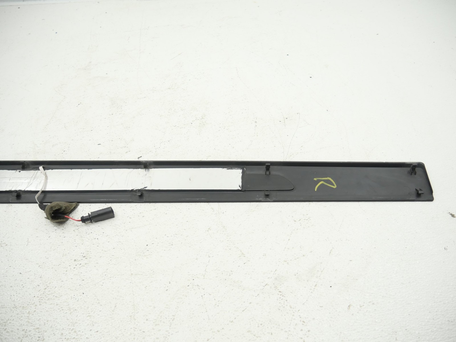 Audi R8 Spyder 2017-2023 Front Right Rocker panel trim P/N 4S0853372