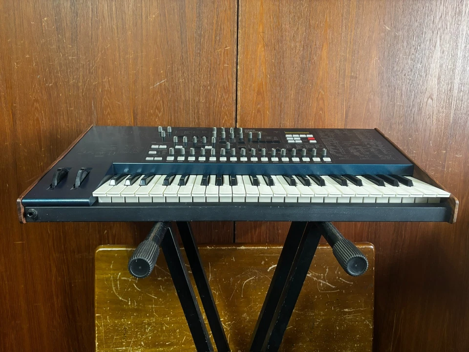 KORG MS2000 Virtual Analog Modeling Synthesizer w/ power supply - Image 4 of 4