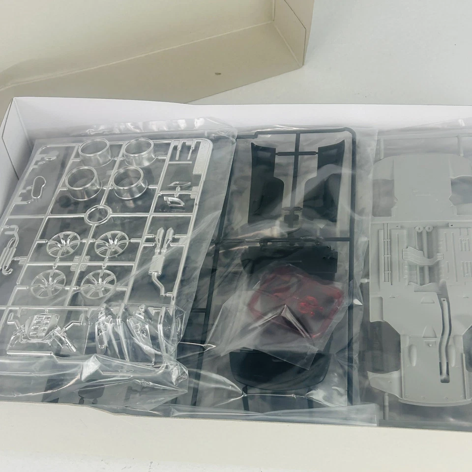 Tamiya 1/24 Nissan GT-R R35 modelo sin montar Foto 4 de 4