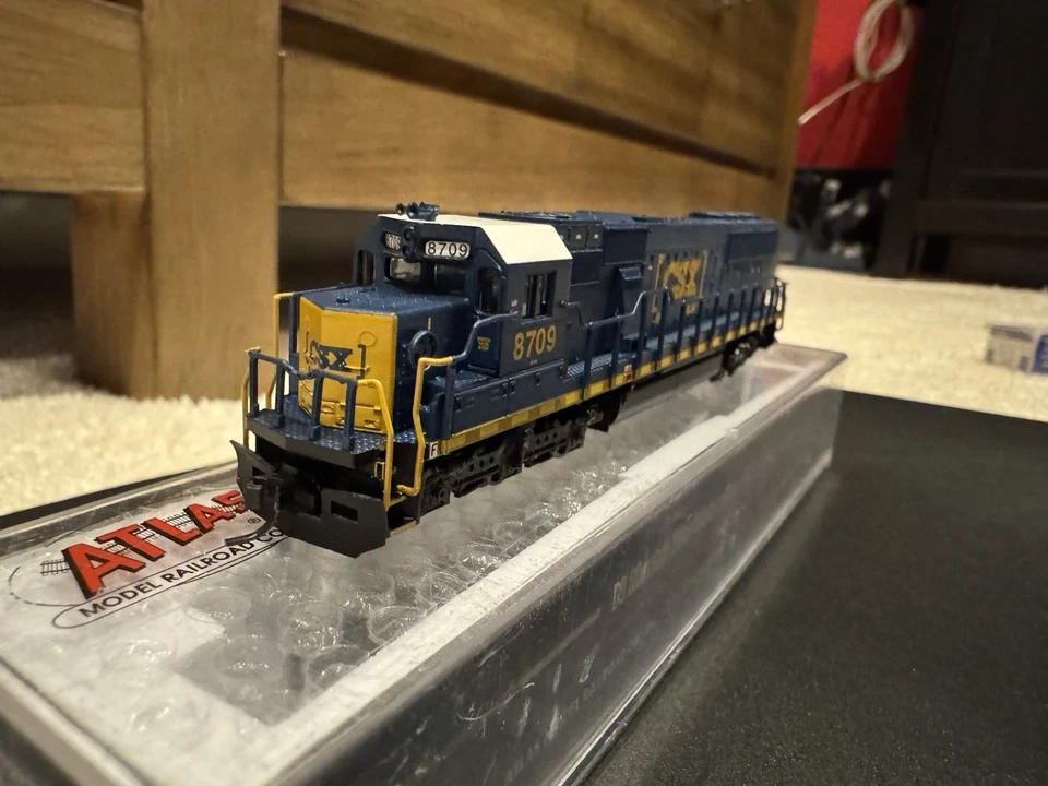 Atlas escala N CSX SD60 8709 DCC ESU Loksound Foto 2 de 2