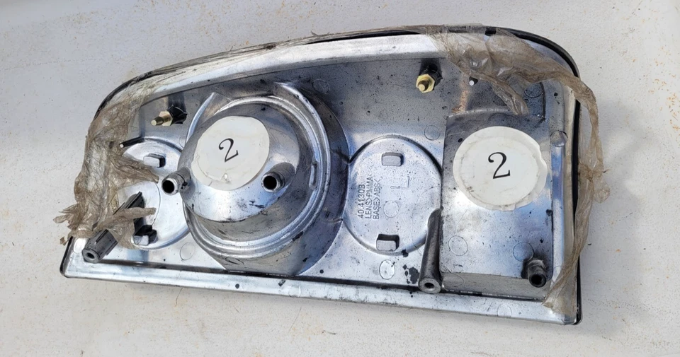 Luz trasera izquierda transparente APC 1997-2003 Ford F150 99-04 F250 F350 NOS Foto 3 de 4