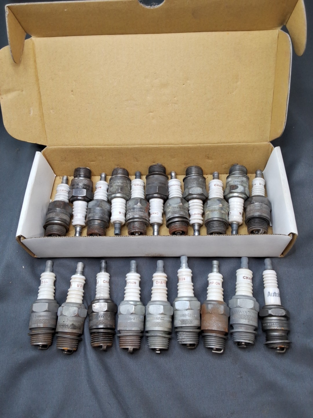 19 Champion D16 516 Spark Plug  Good, Used, Clean