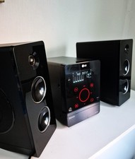 LG CM2760 Micro Hi-Fi System