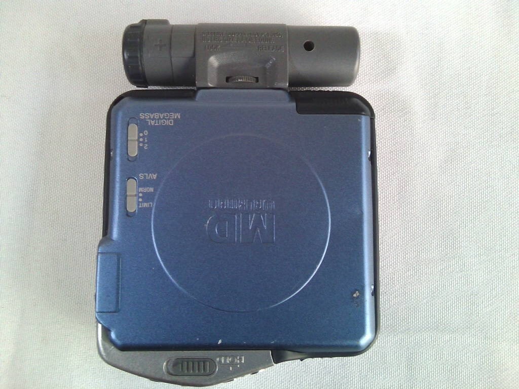 Sony MZ-E44 MD Walkman Player with Battery Case and