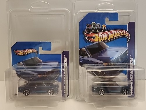 RARE HTF HOT WHEELS 2013 HW SHOWROOM BMW 2002 BLUE 154/250 *SHORT AND LONG CARD*