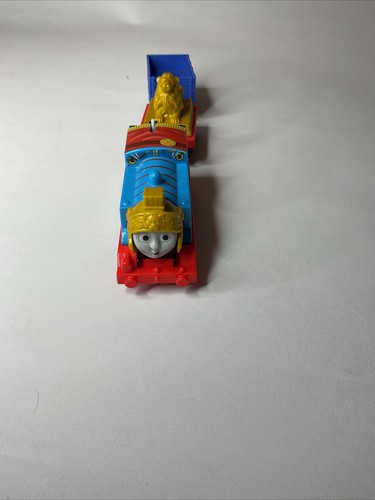 Armoured Thomas Lion & Gold Trackmaster Motorised Battery Train Thomas & Friends - Picture 2 of 9