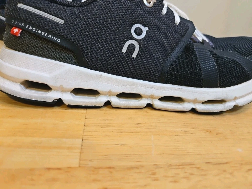 On Cloud Sky Sneakers Kids Size 6.5 Youth Black Athletic Run Shoe 3YD11440106 - Image 4 of 4