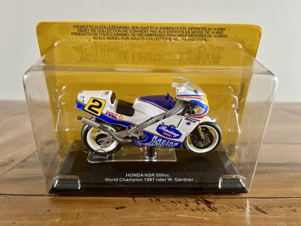 HONDA NSR 500cc. World Champion 1987 rider W. Gardner Protar Italeri 1:22 - Immagine 2 di 4