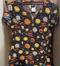 Women  s Scrub Top Size Small Fun Halloween Smiley Faces
