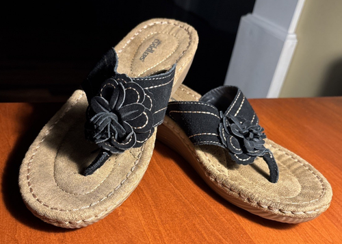 Cobbie Cuddlers Gina Women's 8 1/2W Black Faux Suede Low Wedge Comfort Sandals. - Picture 2 of 13