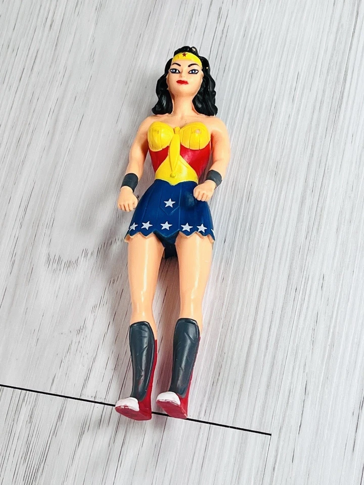 Figura Bendys Mujer Maravilla Juguete Flexible DC JLU Super Amigos Justice Bendy Foto 2 de 4