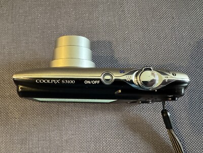 Nikon Coolpix S3100 14MP Silver Compact Digital Camera BUNDLE